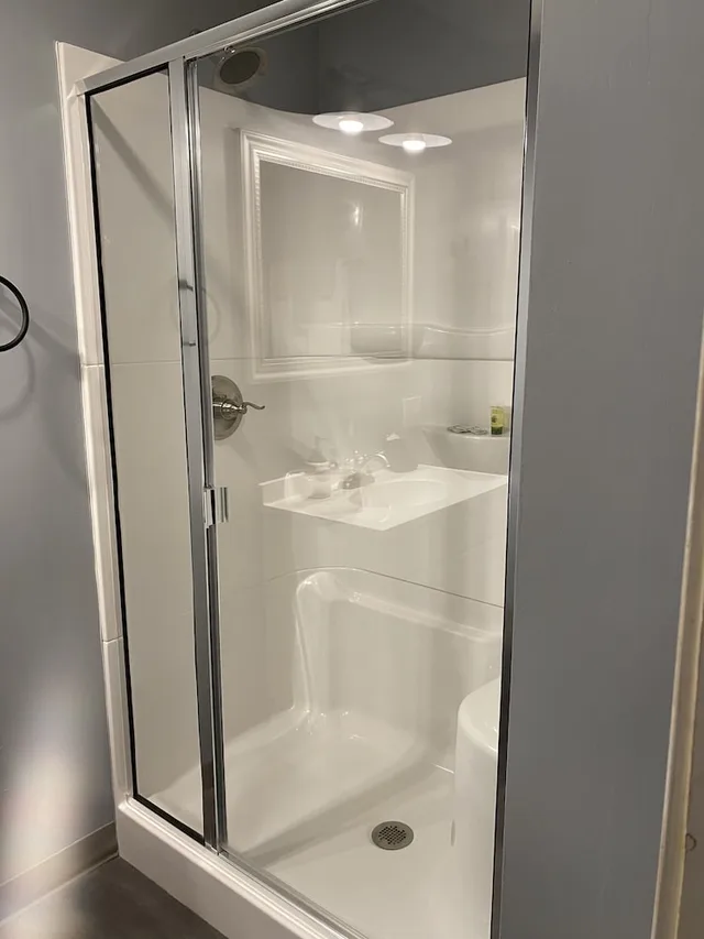 جناح بسرير كوين، Hermann Crown Suites 7/8