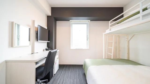 غرفة بسريرين منفصلين وسرير بطابقين، Super Hotel Shinagawa Shinbanba 2/2