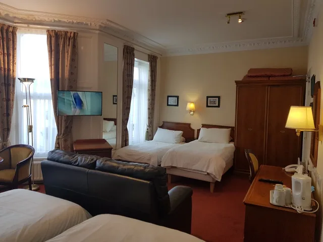 غرفة عائلية بسرير مزدوج وسريرين منفصلين، Welbeck Hotel and Restaurant 3/6