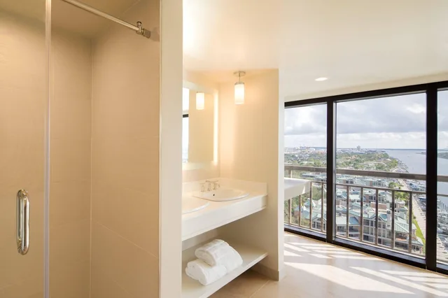 جناح جونيور بسرير كينج، The Westin Tampa Waterside 2/6