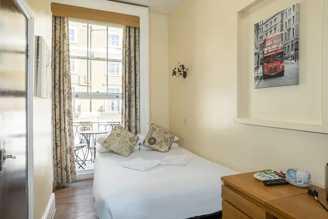 غرفة مفردة، Linden House 3/10