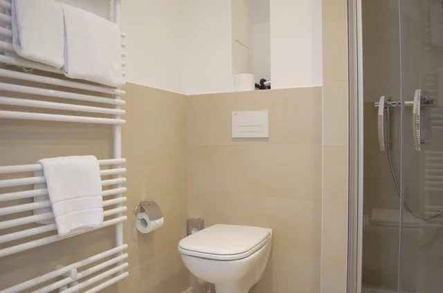 غرفة قياسية بسريرين منفصلين، Augusten Hotel 3/4