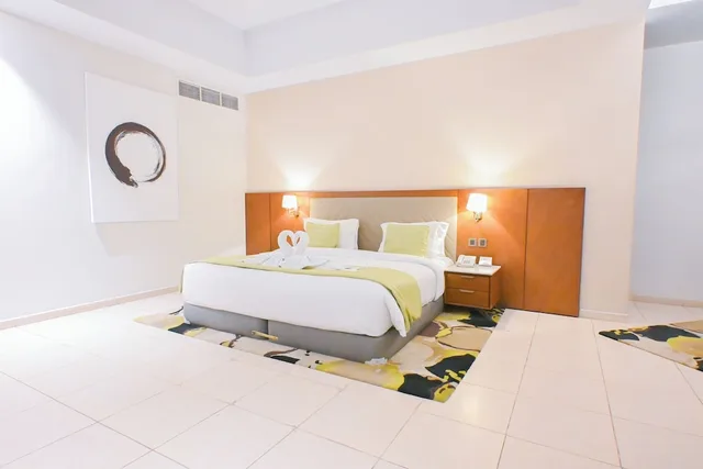 2 Bedrooms, Suite, King and Twin Beds, Sofa, Ramee Palace 6/11