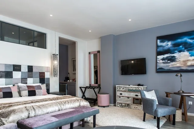 Deluxe, Double and Twin Beds, Garden Side، Latitude 15 1/3