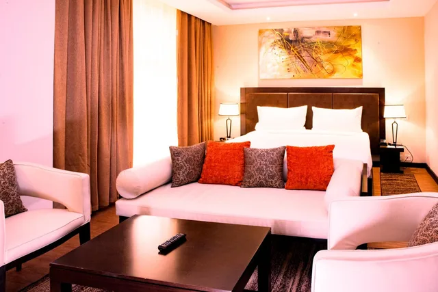 جناح جونيور، Doubletree By Hilton Nairobi Hurlingham 3/6