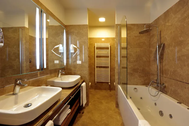 جناح كلاسيكي بسرير كوين مع أريكة، Palazzo San Lorenzo 6/6
