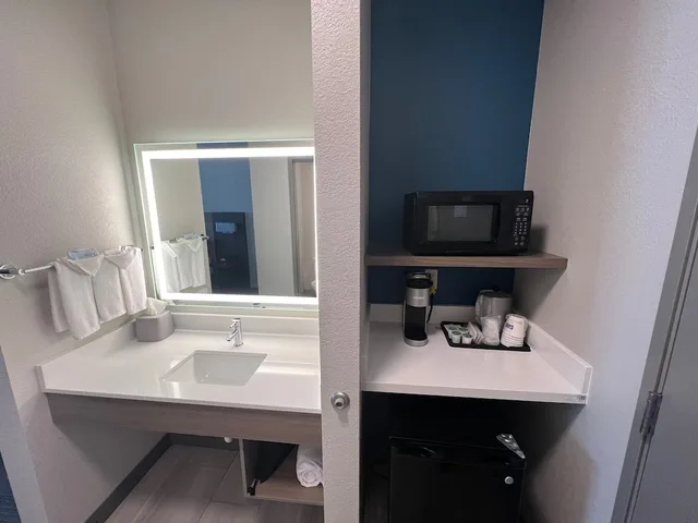 غرفة قياسية بسرير فردي، Holiday Inn Express Wichita North - Park City 4/4