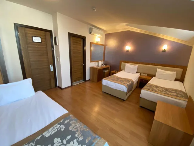 غرفة سوبيريور ثلاثية، Grand Anzac Hotel 8/10