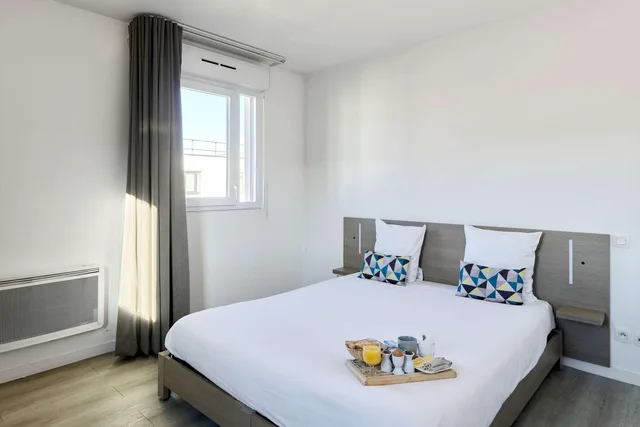 غرفة قياسية بسرير مزدوج، Comfort Aparthotel Versailles St Cyr l Ecole 2/10