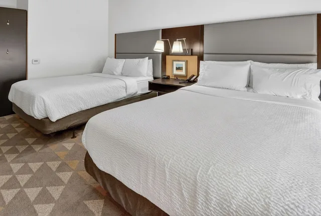 غرفة قياسية بسريرين كوين لذوي الإعاقة، Holiday Inn Express Hotel And Suites Dallas Addison 4/7