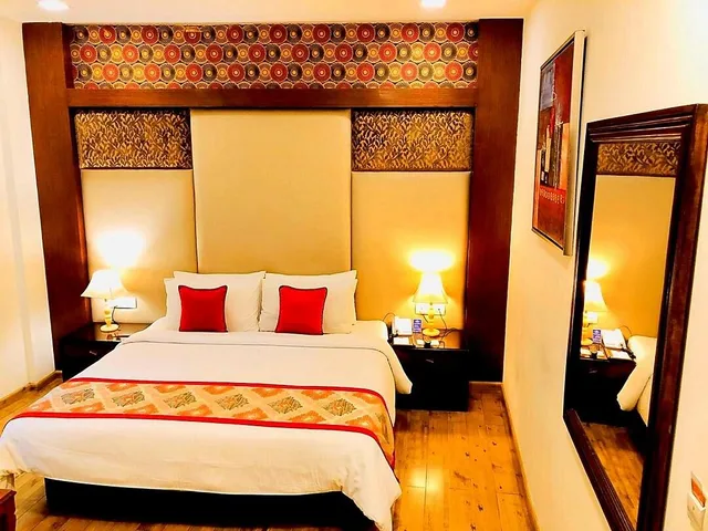 غرفة بريميوم بسرير مزدوج، Taurus Sarovar Portico New Delhi 2/3