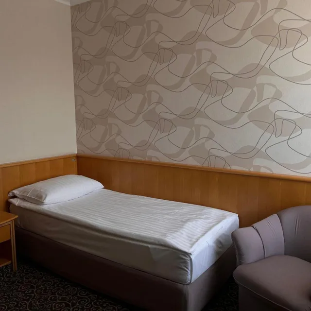 غرفة مفردة، Hotel Paka 3/4