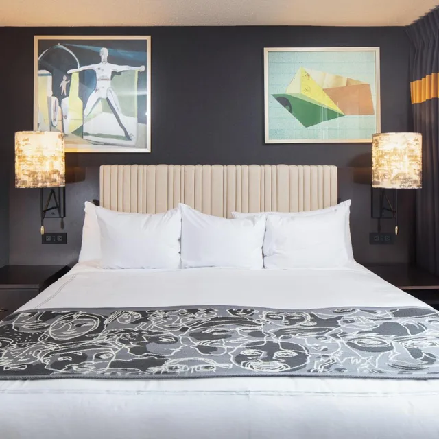 Superior, King Bed, Living Area, Saint Kate the Arts Hotel 4/7