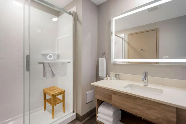 جناح بسرير كينج بجاكوزي، Best Western Premier Executive Residency Medicine Hat 6/10