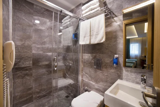 غرفة كبيرة بسريرين منفصلين، The Meretto Hotel Laleli 4/6