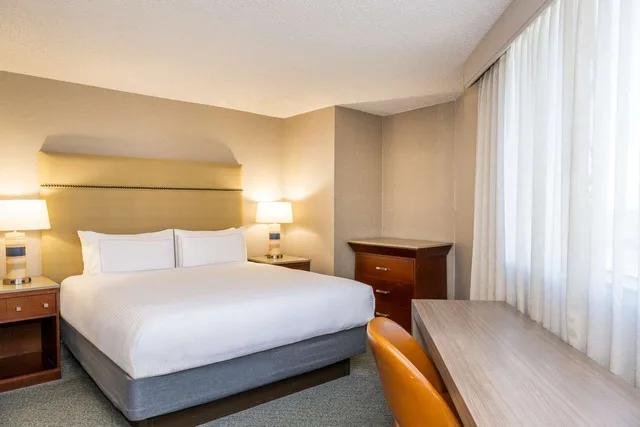 غرفة ركنية بسرير كينج، Hilton Richardson Dallas 1/6