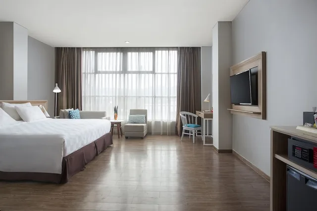 Grand, Hollywood, Deluxe, Twin Beds, SWISS-BELHOTEL MANOKWARI 9/10