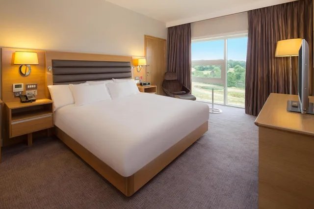 Room, King Bed, Hilton At St Georges Park Burton upon Trent 2/6