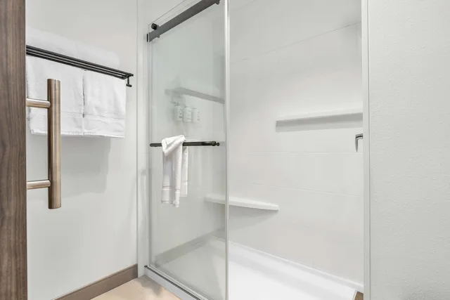 غرفة بسرير كينج، La Quinta Inn & Suites by Wyndham San Jose Silicon Valley 7/7