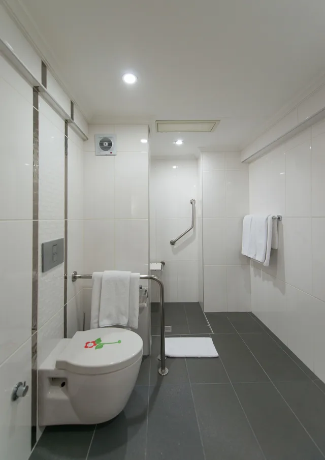 غرفة قياسية ثلاثية بثلاثة أسرّة، Prestige Hotel Old City 7/8