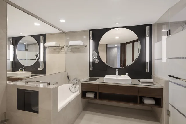 Diplomat, Suite, King Bed, City View, High Floor، Intercontinental Shanghai Pudong 4/4