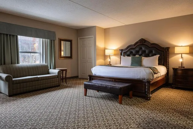 غرفة تنفيذية بسرير كينج، D. Hotel and Suites 1/5