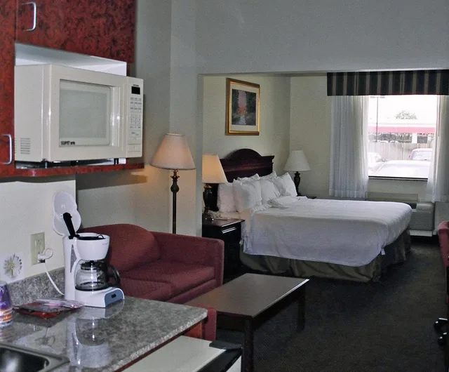 غرفة بسرير كينج، Holiday Inn Express Hotel And Suites Greenville 1/3