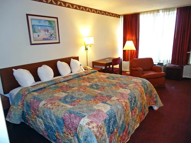 جناح، Motel6 Troy, OH 3/7