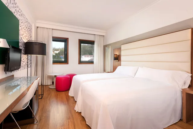 غرفة ثلاثية بثلاثة أسرّة، Hotel Santiago Plaza Affiliated By Melia 7/10