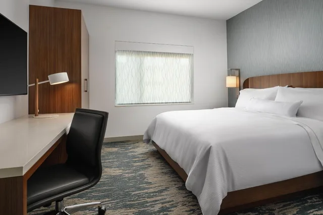 Family Suite, 1 King and 2 Bunk Beds, Sofa, Element Anaheim Resort Convention Center 2/10