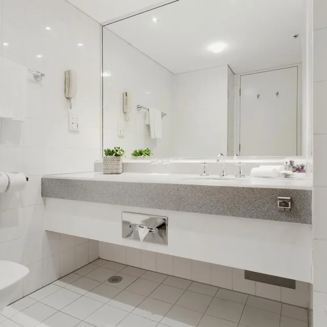 غرفة بريميوم بسرير كينج وسريرين كوين، Mercure Melbourne Albert Park 8/8