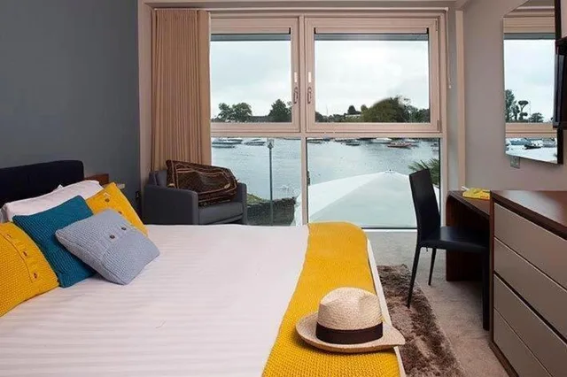 غرفة فاخرة بسرير مزدوج أو سريرين منفصلين بإطلالة على النهر، Captains Club Hotel & Spa 6/10