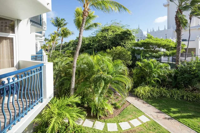 Suite, King Bed, Resort View, Curacao Tower، Hilton Aruba Caribbean Resort and Casino 2/3