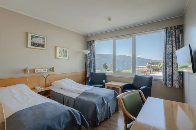 غرفة بسريرين منفصلين، Leikanger Fjordhotel 1/1