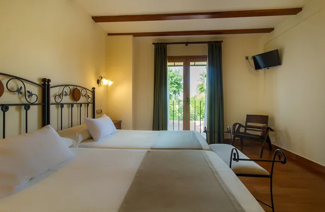 غرفة تقليدية بسريرين منفصلين بشرفة، Hotel Tossal d'Altea 2/8