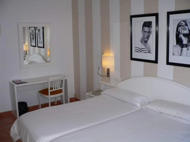 غرفة سوبيريور بسرير مزدوج بشرفة، Bon Repos Hotel 2/4