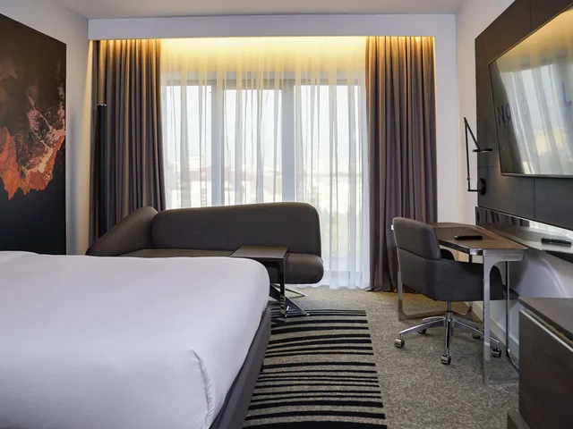 غرفة تنفيذية بسرير كوين، NOVOTEL Bishkek City Center 6/8