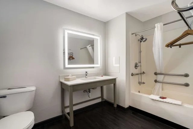 Room, King Bed, Accessible, Surestay Hotel By Best Western Grants 4/4