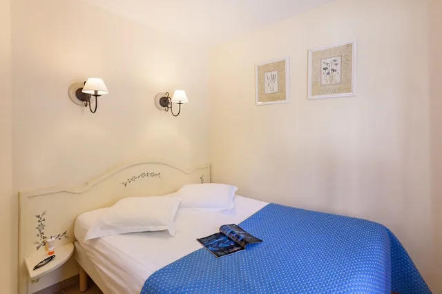 1 Bedroom, Apartment, Double Bed, Sea View, 2 Sofa, Balcony or Terrace، Maeva Particuliers Les Restanques Du Golfe de Saint Tropez 2/7
