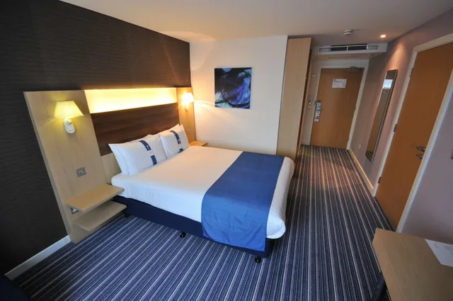 غرفة قياسية بسرير مزدوج، Holiday Inn Express Leigh - Sports Village 1/10