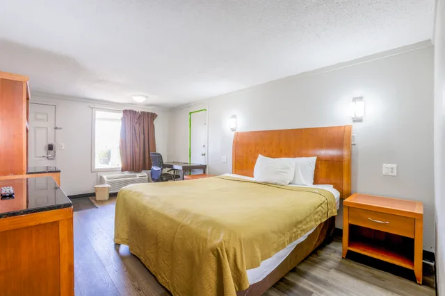King Bed Non-Smoking, Cozy Garden Inn By OYO Hwy 40 Richmond 2/8
