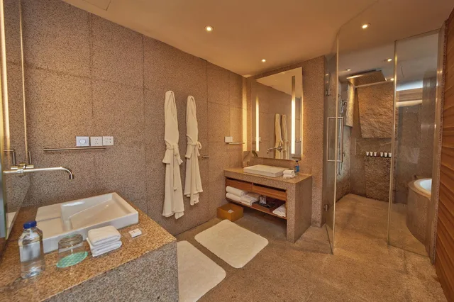 Andaz, Suite, Attic، Andaz Xintiandi Shanghai - A Concept By Hyatt 2/2