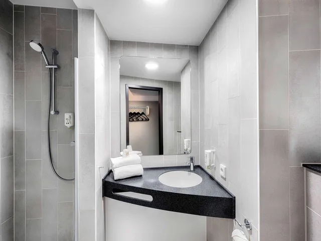 غرفة سوبيريور بسرير مزدوج، B&B Hotel Bad Homburg 4/4
