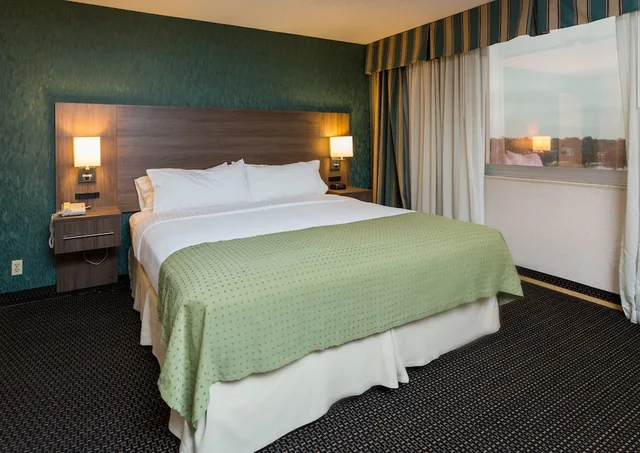 غرفة قياسية بسرير كينج، Holiday Inn Des Moines Downtown-Mercy Area 9/10
