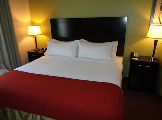 غرفة قياسية بسرير كينج، Holiday Inn Express Suites Indianapolis North Carmel An Ihg Hotel 6/7