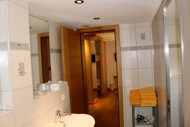 غرفة عائلية بسرير كينج وأسرّة بطابقين، Hotel Mountain Paradise 3/4