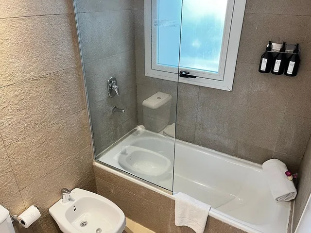 جناح ديلوكس بسرير كينج، Awwa Suites and Spa 6/6