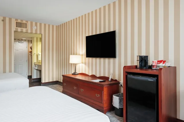 Standard, 2 Queen Beds, No View, Bayshore Resort 10/10