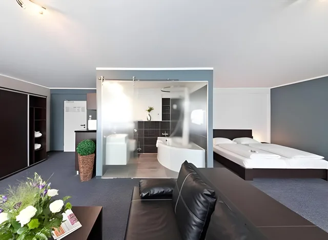 Business, Superior, 2 Double Beds, Hotel Aviva Neue Messe 1/1