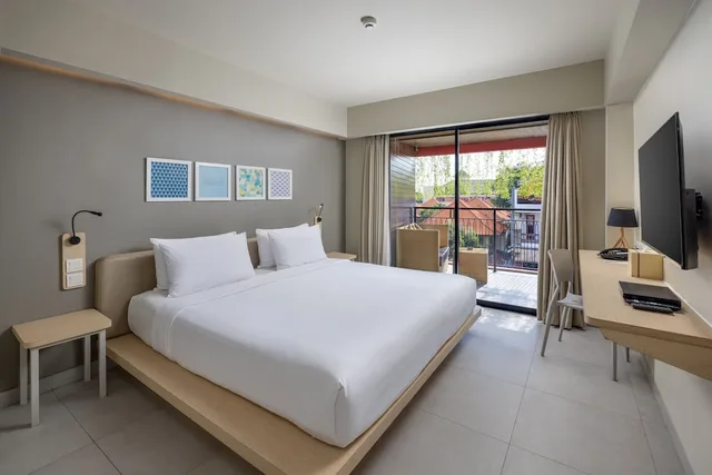 غرفة ديلوكس بسرير كوين بشرفة، Sevn Legian 6/10